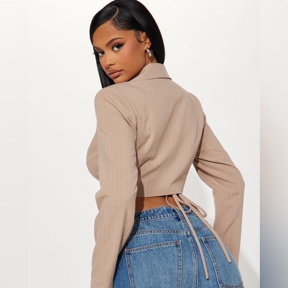 Fashionnova Cropped Blazer NWT - Picture 2 of 3